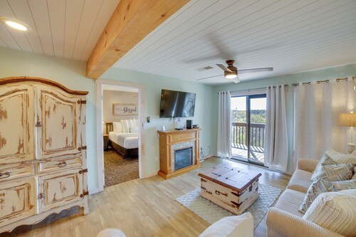 Unwind Fireside: Ozark Mtn Condo w/ Resort Perks!