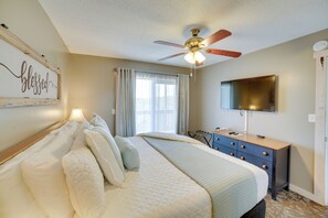 Interior - Unwind Fireside: Ozark Mtn Condo w/ Resort Perks! (Branson West)