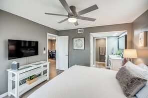 Apartment (2 Bedrooms) | Interior - Stylish Fort Myers Condo ~ 2 Mi to Beaches! (Fort Myers)