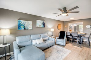 Apartment (2 Bedrooms) | Interior - Stylish Fort Myers Condo ~ 2 Mi to Beaches! (Fort Myers)