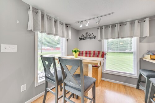 Visit Fife Lake & Traverse Bay! Farmhouse Hideaway