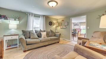 House (3 Bedrooms) | Interior