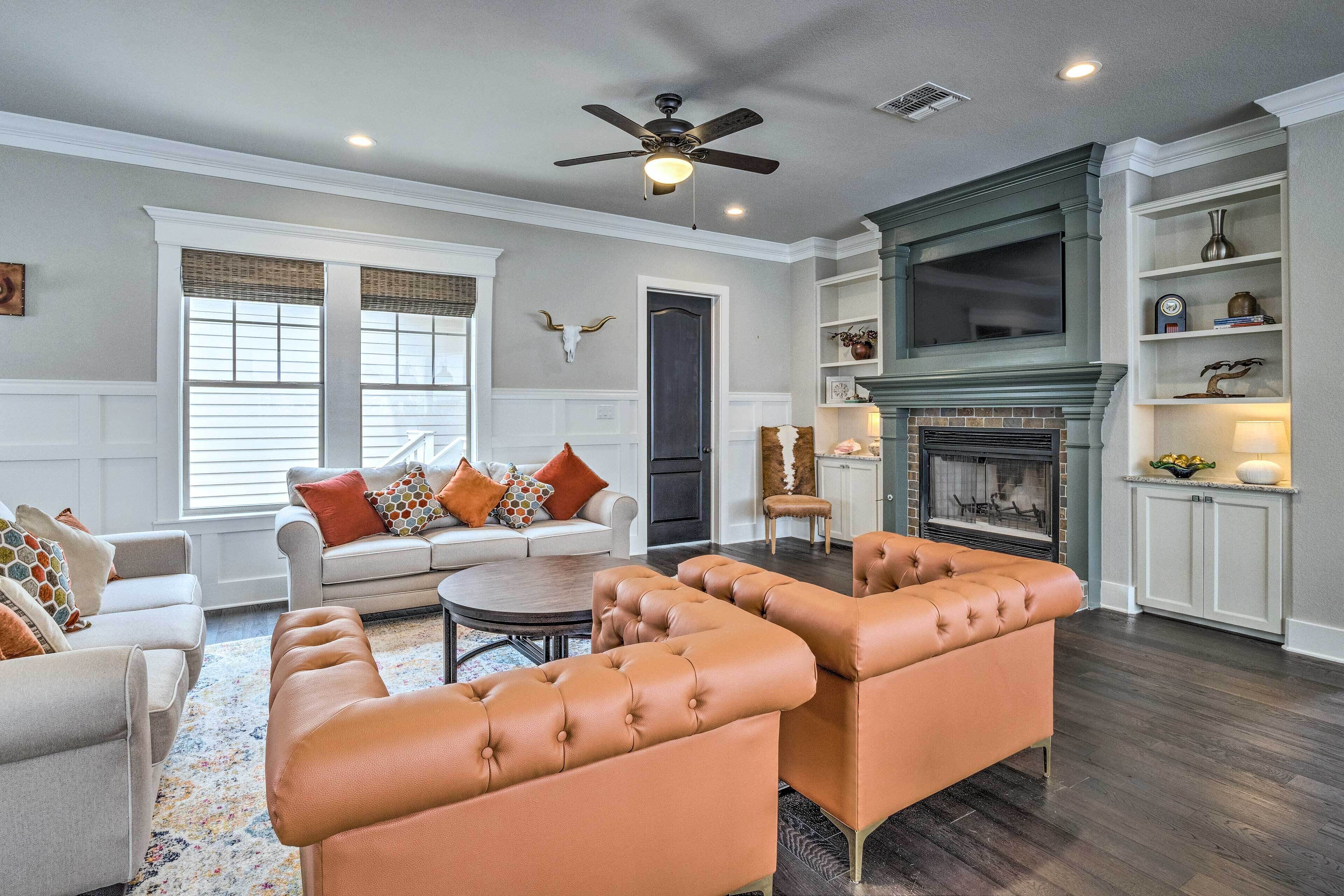 Stunning Farmhouse in Historic Downtown Bastrop!