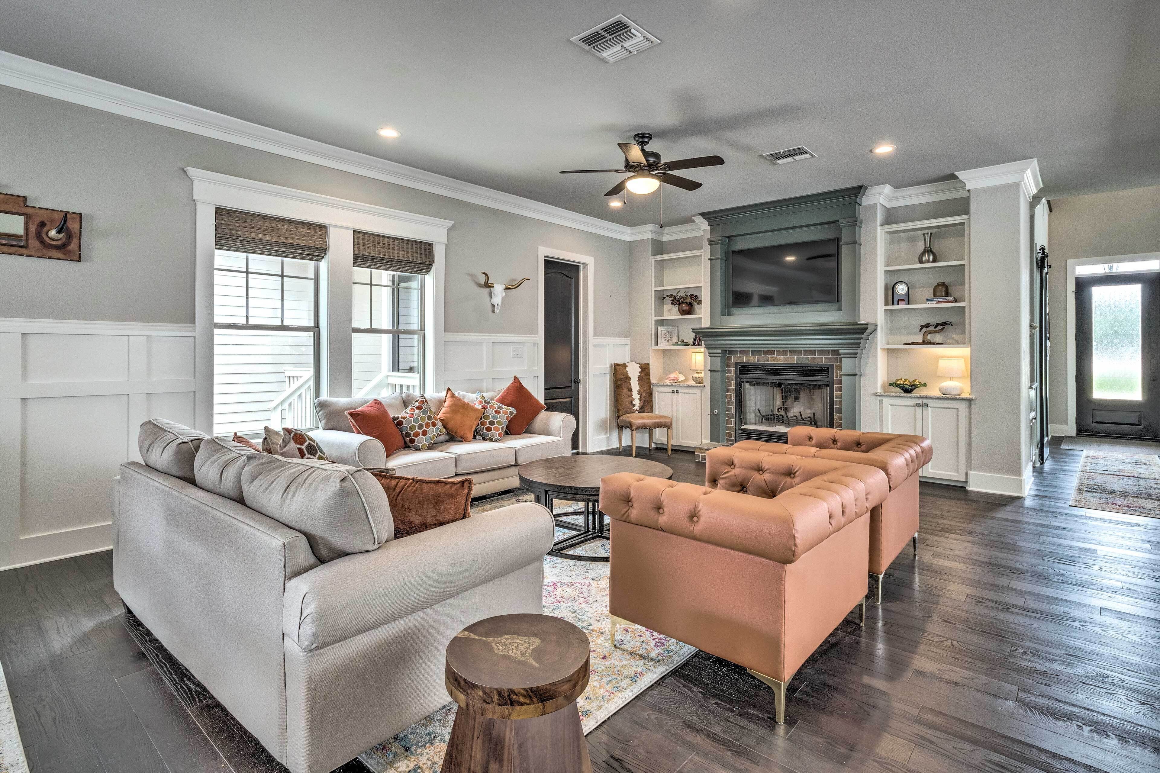 Stunning Farmhouse in Historic Downtown Bastrop!