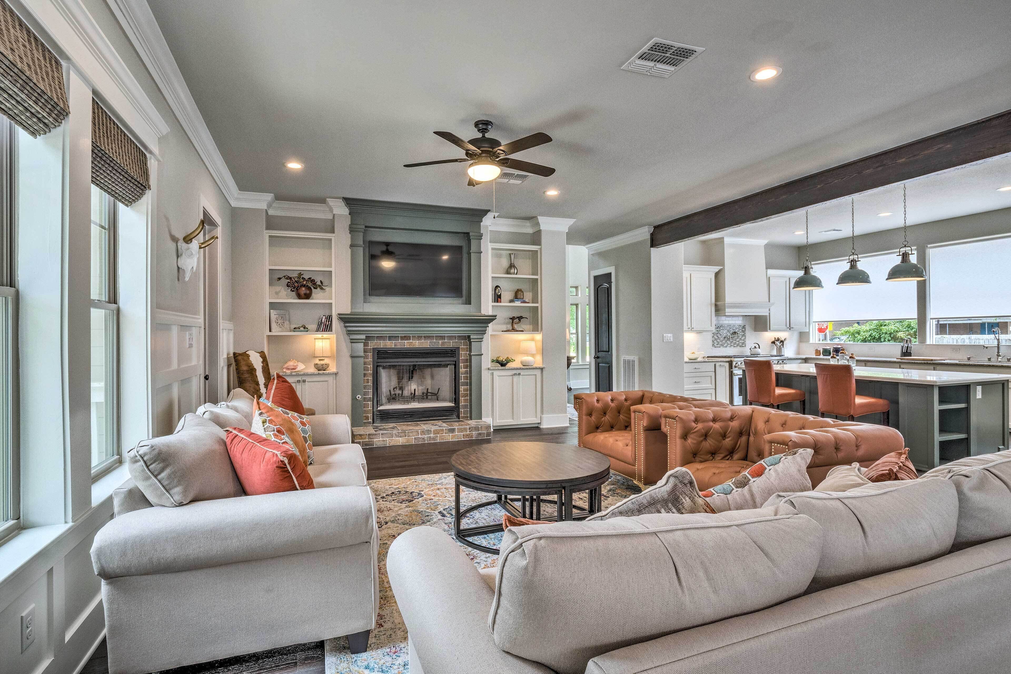 Stunning Farmhouse in Historic Downtown Bastrop!