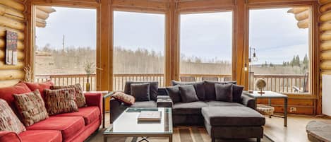 House (4 Bedrooms) | Front of property