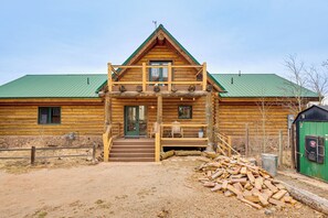Interior - 5 Acres of Scenic Beauty! Large Fairplay Log Home (Fairplay)