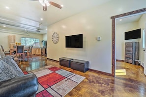 House (2 Bedrooms) | Interior