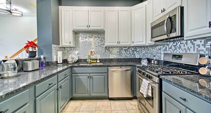 24 Mi to Washington DC: Woodbridge Condo