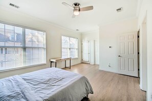 2 dormitoris i roba de llit 