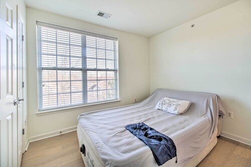 24 Mi to Washington DC: Woodbridge Condo