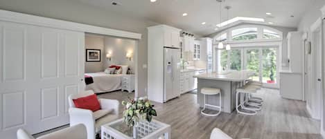 Cottage (2 Bedrooms) | Interior