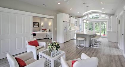 Contemporary Tacoma Cottage w/ Deck & Pond!