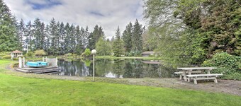 Contemporary Tacoma Cottage w/ Deck & Pond!