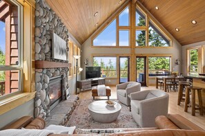 Interior - Cle Elum Cabin Rental Near Suncadia Resort! (Cle Elum)