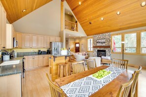 Interior - Cle Elum Cabin Rental Near Suncadia Resort! (Cle Elum)