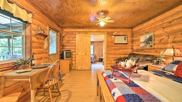 House (1 Bedroom) | Interior