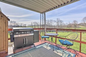 House (2 Bedrooms) | Interior - Charming East Bernstadt Retreat < 6 Acre Farm! (East Bernstadt)