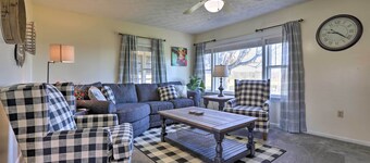 Charming East Bernstadt Retreat < 6 Acre Farm!