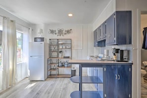 Microwave, oven, stovetop, cookware/dishes/utensils - Rockaway Beach Studio ~ 11 Mi to The Strip! (Rockaway Beach)