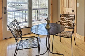 Interior - Cozy Hayesville Couples Getaway w/ Marina Access! (Hayesville)