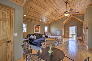 Interior - Cozy Hayesville Couples Getaway w/ Marina Access! (Hayesville)