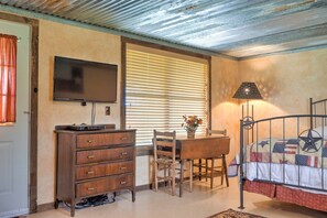 Apartment (1 Bedroom) | 1 bedroom, bed sheets