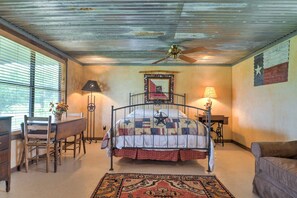 Apartment (1 Bedroom) | 1 bedroom, bed sheets