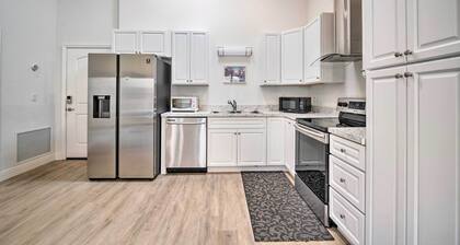 Sleek Tavares Condo 3 Miles to Downtown