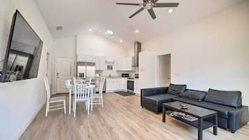 Apartment (2 Bedrooms) | Front of property