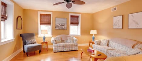 Apartment (3 Bedrooms) | Front of property