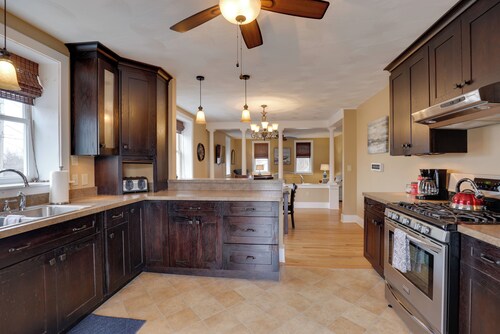 Finger Lakes Retreat: 3 Mi to Seneca & Keuka Lake