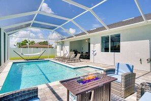 Outdoor pool - Family-friendly Cape Escape: Golf, Swim & Explore! (Cape Coral)