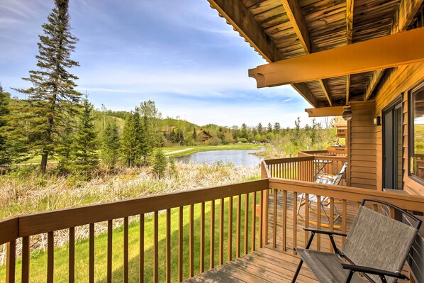 Apartment (2 Bedrooms) | Front of property - Condo on First Green w/ Deck at Schuss Mountain! (Bellaire)