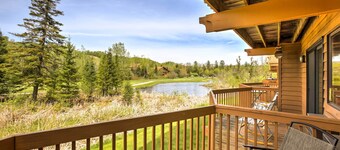 Condo on First Green w/ Deck at Schuss Mountain!