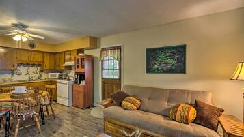 House (2 Bedrooms) | Front of property