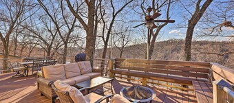 Pet-friendly Grand Lake House w/ Dock & Kayaks!