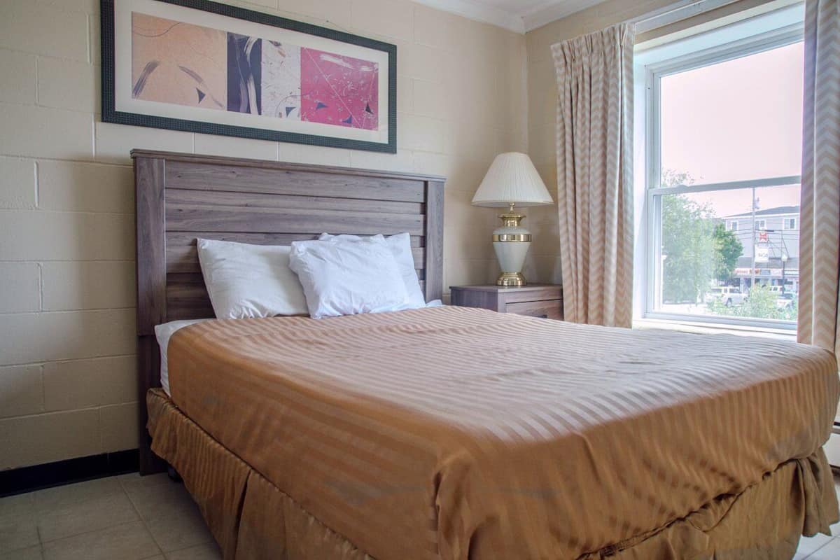 1 bedroom, in-room safe, blackout curtains, soundproofing