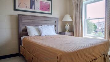 Basic Room | 1 bedroom, in-room safe, blackout curtains, soundproofing