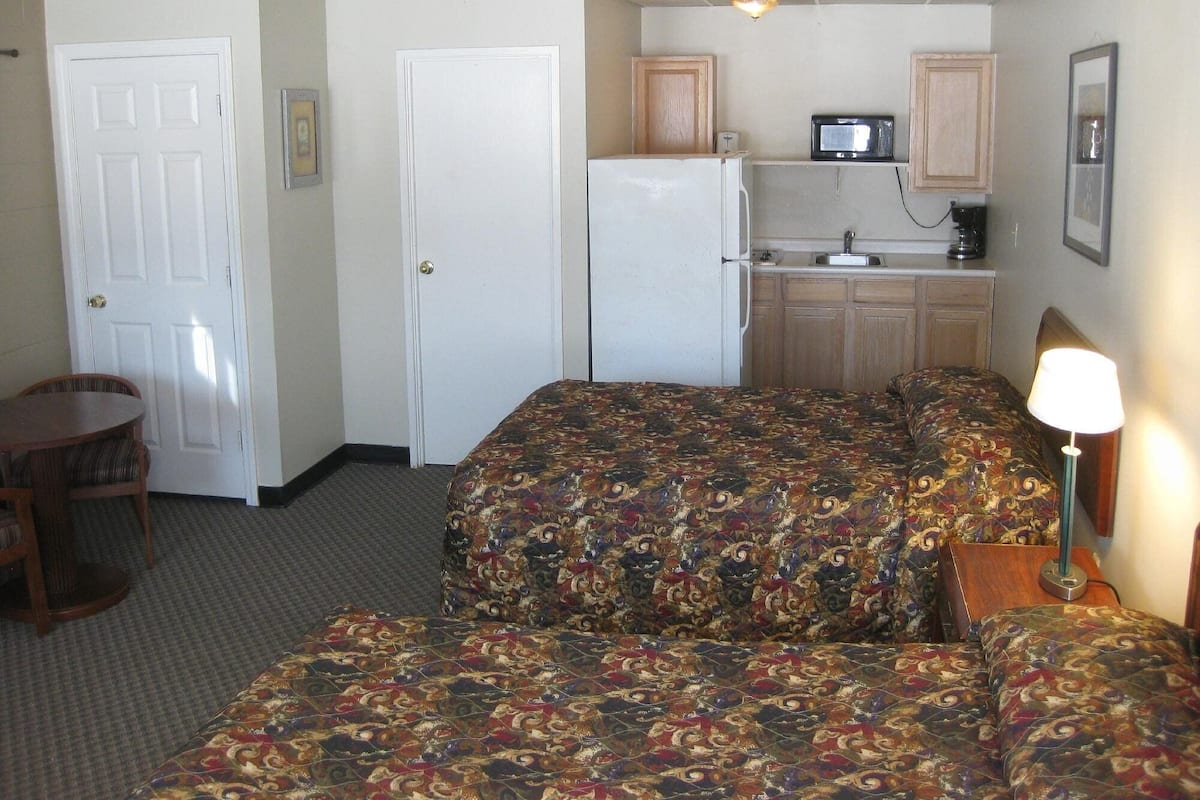 1 bedroom, in-room safe, blackout curtains, soundproofing