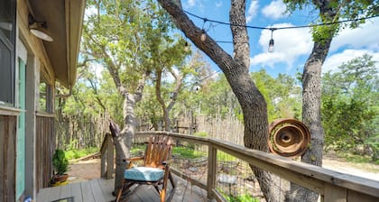 Snuggle Inn Wimberley Cabin w/ Fire Pit + Deck