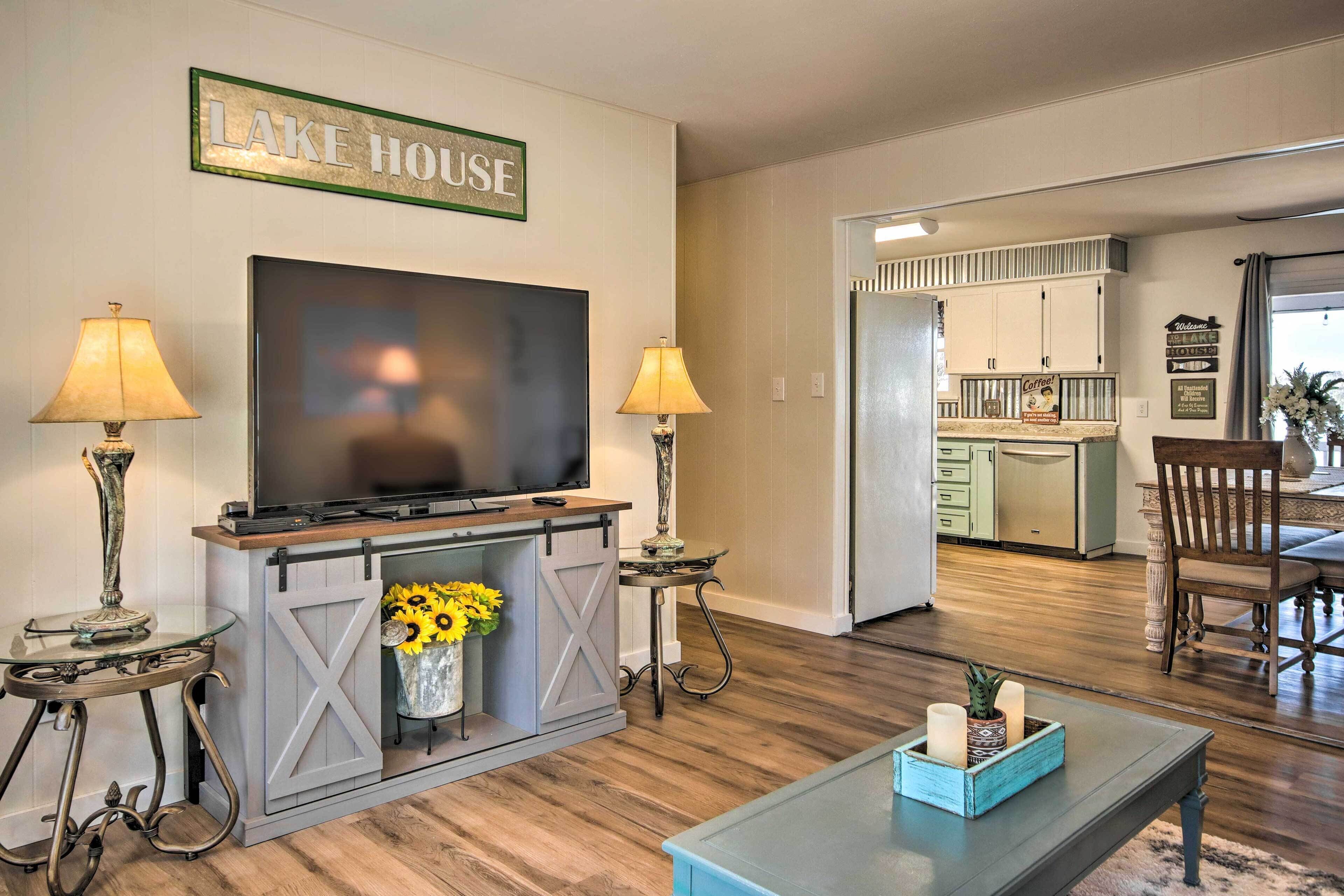 Lakefront Gem w/ Screened Porch + Game Room!