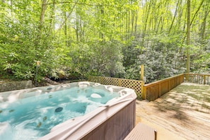 Cottage (3 Bedrooms) | Front of property
