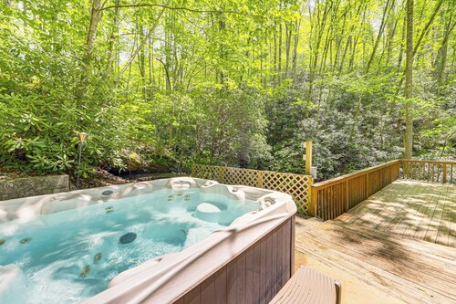 Bryson City Cottage w/ Hot Tub & Waterfall Views!