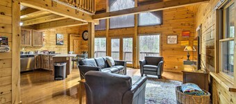 Cozy Winter Retreat: Great Location & Pet Friendly