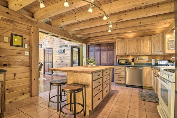 House (4 Bedrooms) | Interior