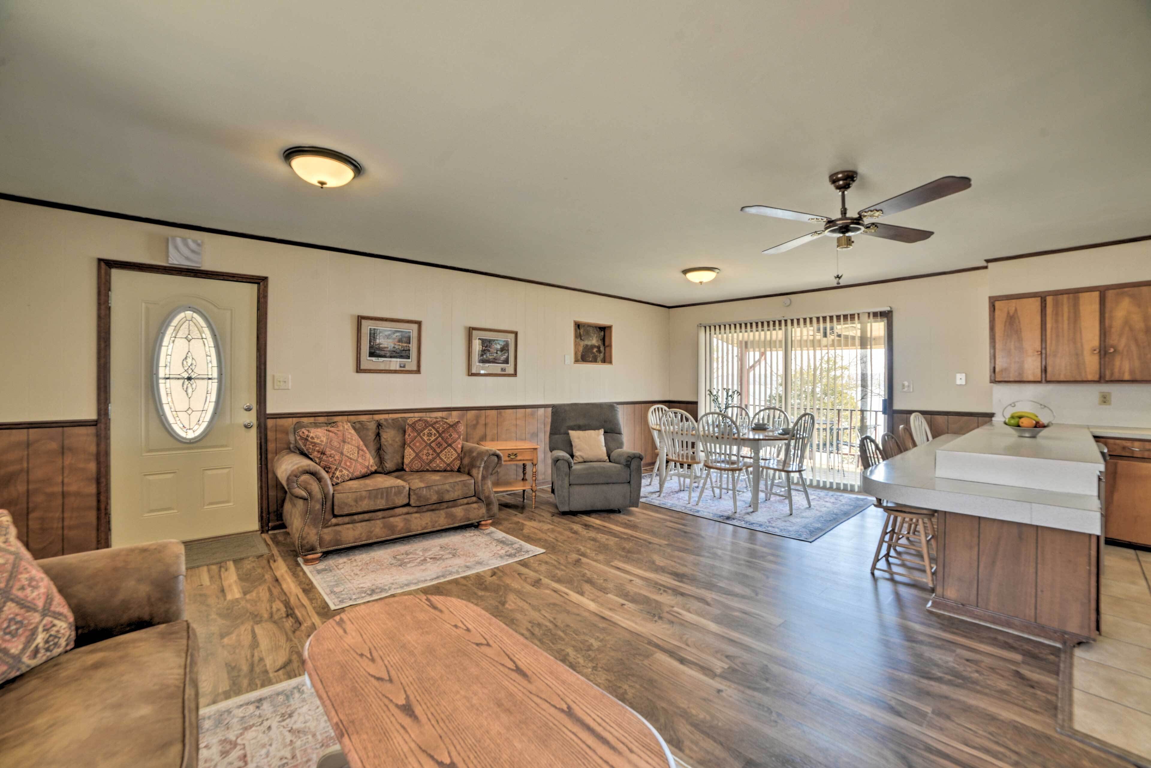 Waterfront Tennessee Home on Kentucky Lake w/ Deck