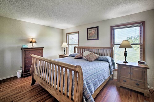 Golf Course Front Townhome Near Mtn Biking Trails!