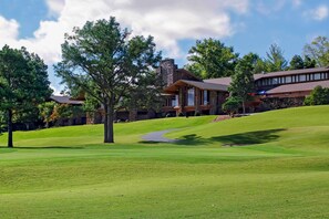 Apartment (3 Bedrooms) | Interior - Golf Course Front Townhome Near Mtn Biking Trails! (Bella Vista)