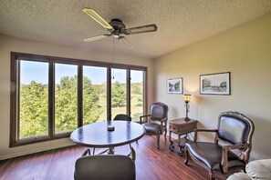 Apartment (3 Bedrooms) | Interior - Golf Course Front Townhome Near Mtn Biking Trails! (Bella Vista)